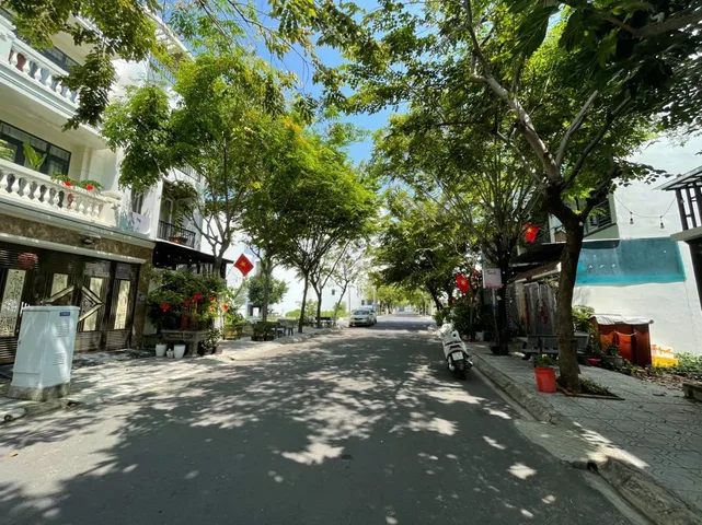NHÀ ĐẸP KĐT AN BÌNH TÂN i

💥Diện tích: 80m2 (ngang 4m).
Hướng: Tây Nam. Đường T22-13m.

💥Kết cấu: 3 tầng + 1 tum.
