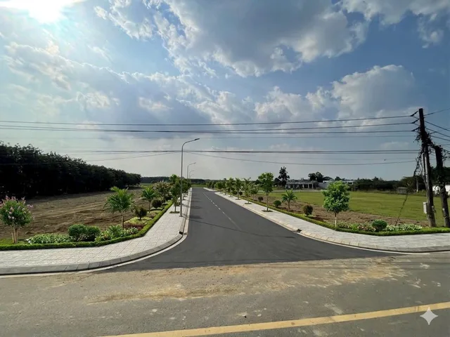 Đất nền gần uỷ ban phường Tân Uyên - Bình Dương