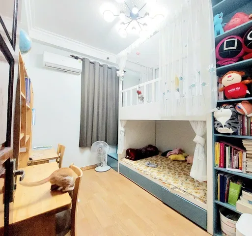 Cho thuê nhà Ngõ 12, Phố Chùa Bộc,Đống Đa,Dt 40mx4tầng-14tr/1tháng