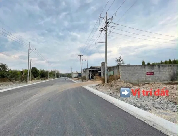 Bán đất 191.4m² có sẵn 45m² thổ cư ngang 5m giá 1.29 tỷ tại Phường Chơn Thành nhựa siêu đẹp