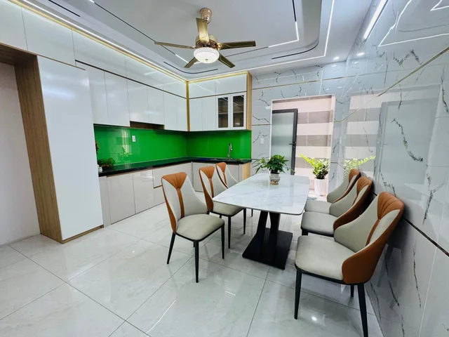 DT:60M2 (4x15) A4 - 5 TẦNG, 5 PHÒNG, 6WC - XE TẢI THÔNG - KHU ĐỒNG BỘ DÂN TRÍ CAO - VỪA Ở VỪA LÀM VP KINH DOANH - TẶNG FULL NỘI THẤT XỊN - 7.x TỎI TL