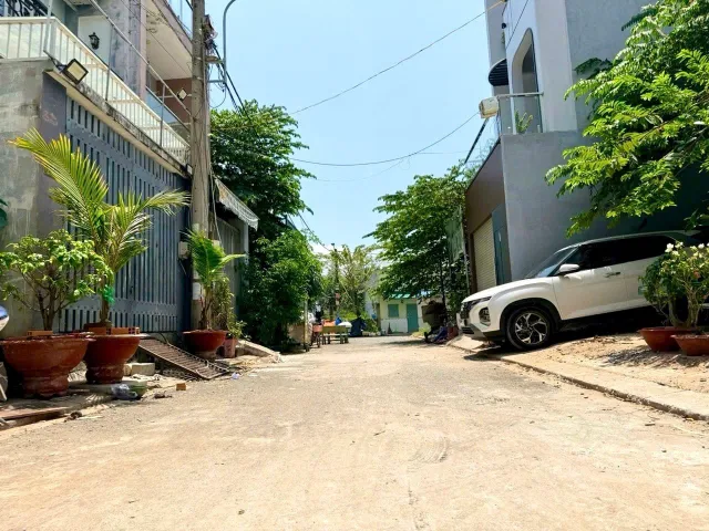 🚗 BÁN NHÀ 3 TẦNG - 51M2(4.2*12), HOÀN CÔNG - 3PN, 3WC - KHÔNG QH - NHÀ HẺM XE HƠI - GẦN CHỢ, TRƯỜNG. P LONG TRƯỜNG, THỦ ĐỨC.(Q)