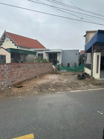 Chính chủ gửi bán 1 em hoa hậu ở Chính Mỹ. 
L/h:076.231.9990 em Thúy 
Dt Gần 100m2 ngang 5m 
Đường trải nhựa trước mặt 6m
Giá đầu tư 1 tỷ 8xx