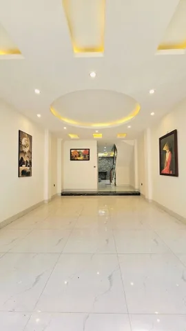 Bồ Đề 70m 7 tầng thang máy ô tô vào nhà