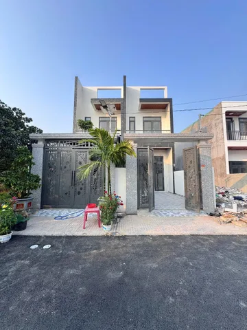 Tài chính 650 triệu thì đừng bỏ lỡ qua cơ hội sở hữu nhà lầu gần Cây Xăng Phúc Lâm, Phường Tân Triều