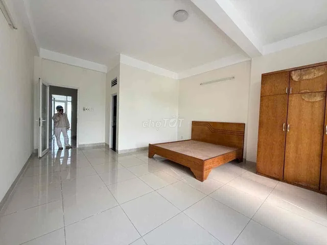 Cho thuê nhà mới nằm ngay KHu dân cư Phúc Đạt, Vòng Xoayy HT3