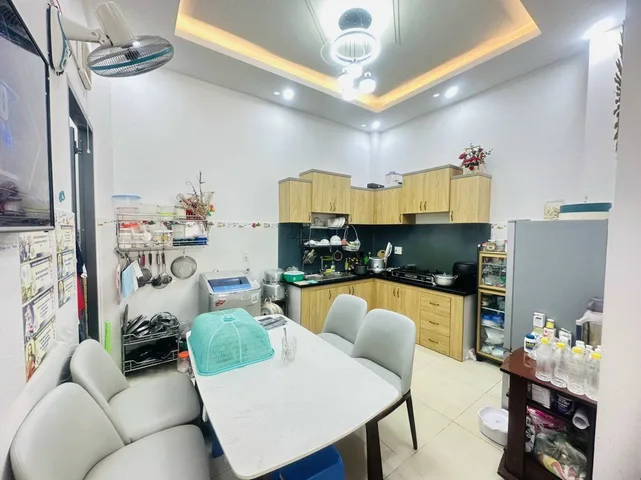 BÁN NHÀ HẺM XE MÁY TRÁNH NHAU NGÔ ĐỨC KẾ