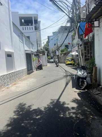 BÁN NHÀ CẤP 4 HẺM Ô TÔ NAM KỲ KHỞI NGHĨA, ĐÔNG NAM, GẦN BIỂN BÃI TRƯỚC, CHỢ MỚI