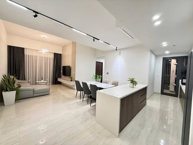 Cần cho thuê nhanh căn hộ cao cấp Aurora 2pn nhà mới 100% , full nội thất cao cấp, giá chỉ 26triệu/tháng . Liên hệ xem nhà 0365762573 Phương Anh