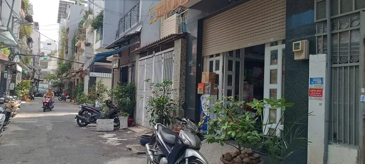 Nhà hẻm ô tô tránh, Ni Sư Huỳnh Liên gần Bàu Cát, 4.35 tỷ