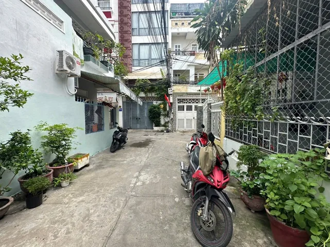 bán căn nhà tâm huyết phường nha trang 
- Diện tích 101,8m2 ngang 4,15m , hướng bắc và hướng nam
- Hiện trạng 2 mặt tiền có thể tách làm 2  , đường ô tô vào thoải mái
