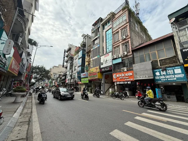 BÁN NHÀ MẶT ĐƯỜNG BẠCH MAI. 120M2 - 7 TẦNG. THANG MÁY. KINH DOANH.