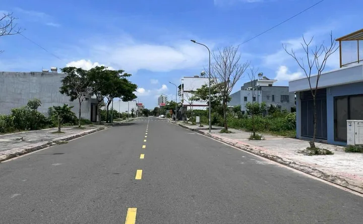 LÔ 100M2 (5X20) MẶT TIỀN ĐƯỜNG 45M, NGAY NÚT GIAO CẦU ĐỒNG NAI 2,  CHỈ 10 TRIỆU/M2,  TẠO RA DÒNG TIỀN