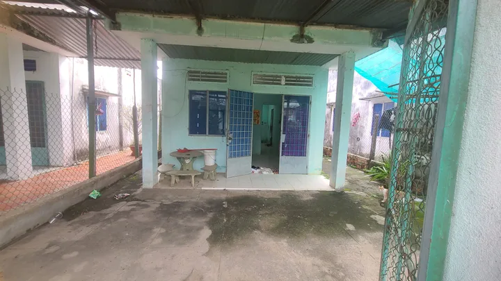 Vay ngân hàng cần bán gấp. Giá các căn xung quanh 480tr. Diện tích bằng nhau 7m x 17m giá rẻ hơn 130tr.