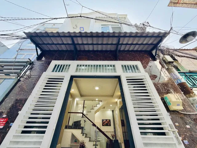 Ngộp! Bán nhà 3tỷ760, Phan Văn Trị, P11, Bình Thạnh. Cách chợ Bà Chiểu 4phút, sổ sẵn