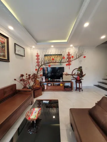 Nhà đẹp Phúc Lợi Long Biên 30m 6 tầng 1 tum ở ngay ô tô đỗ cổng