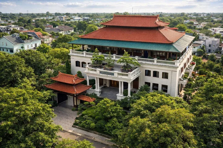 Chính chủ gửi bán – SIÊU BIỆT THỰ GỖ NGUYÊN KHỐI 
~1000M2 QUẬN 8 GIÁ 65 TỶ