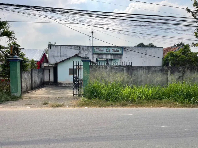 Bán Đất Tân Định - Tphcm 
Giá 3tỷ4xx Còn TL  Diên tích 14,4x50 ( 7,2m ngang 3tỷ450 )