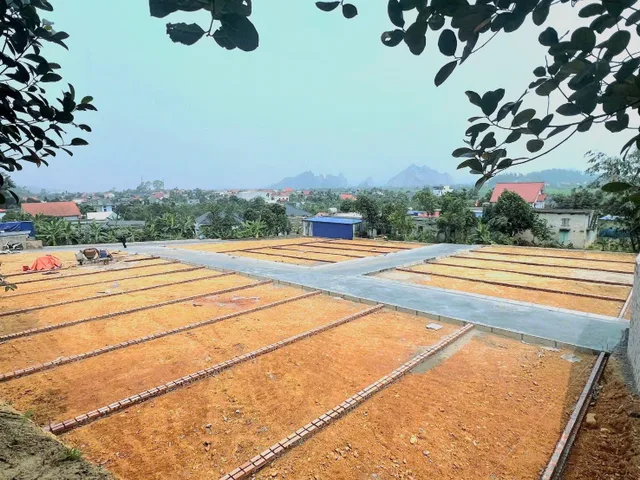 🔥 RA HÀNG 28 LÔ F0 PHÙ NINH – THỦY NGUYÊN – HẢI PHÒNG 🔥

💰 Giá CHỈ từ 435 TRIỆU/LÔ – Cơ hội đầu tư cực hiếm!
📍 Vị trí: Phù Ninh – Thủy Nguyên – Hải Phòng

🚗 Ngõ rộng – ô tô 16 chỗ vào tận đất, di chuyển cực thuận tiện

✅ Mặt bằng đồng bộ, hạ tầng h
