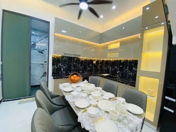 C.H.Ủ THIỆN CHÍ B.Á.N Nhỉnh 6 TỶ - NHÀ 4 TẦNG - LÔ NHÌ MẶT TIỀN HẺM XE HƠI - CÁCH HUỲNH TẤN PHÁT 30M XÃ NHÀ BÈ - TPHCM