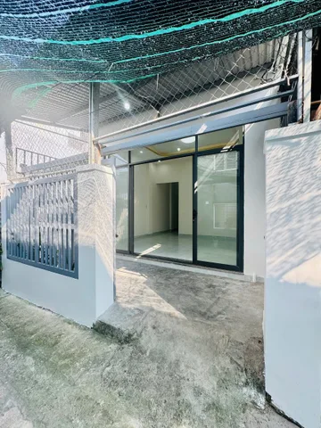 Bán nhà hai mặt tiền trước sau hẻm thông Lê Hồng Phong - Thích Quảng Đức , phường Nam Nha Trang

— 𝐃𝐢𝐞̣̂𝐧 𝐭𝐢́𝐜𝐡: 73,7m ngang 5m