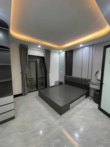 Nhà đẹp Thượng Thanh, Long Biên - 5 tầng xây mới, Full nội thất- Ô tô đỗ cổng - bãi gửi xe ô tô cạnh nhà