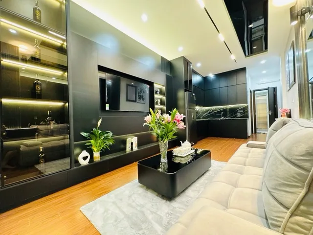 Gara Oto -6 tầng thang máy Nguyễn Văn Huyên - Cầu Giấy 48m2, 15 tỷ hơn