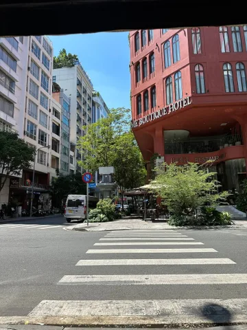 Bán căn hộ Apartment mặt phố Tây Hồ 160m2x9, giá 54 tỷ.