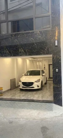 Nhà phố Trạm ô tô vào nhà thang máy