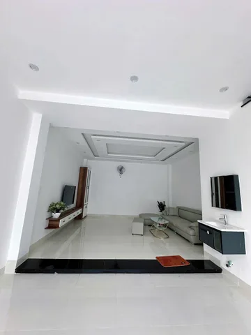BĂN NHÀ 3 MÊ ĐẸP KHÁCH Ơi 🏡👉 BÁN CĂN NHÀ MỚI 100% – RẤT ĐẸP – HẺM 404 HÙNG VƯƠNG