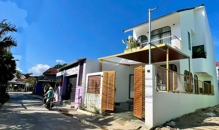 Cần bán căn nhà mới xây với thiết kế hiện đại tại Thôn Tây, Vĩnh Phương, Nha Trang. Khu vực dân cư đông đúc, an ninh, giao thông cực kỳ thuận tiện.
