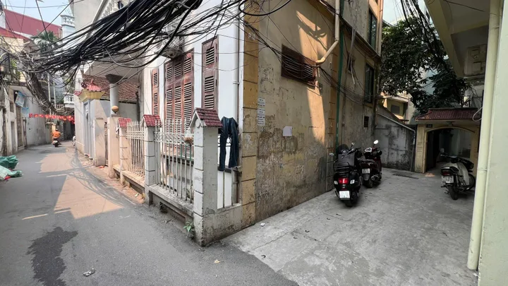 BÁN ĐƯỜNG HOÀNG NGÂN. 110M2 - 3 TẦNG.