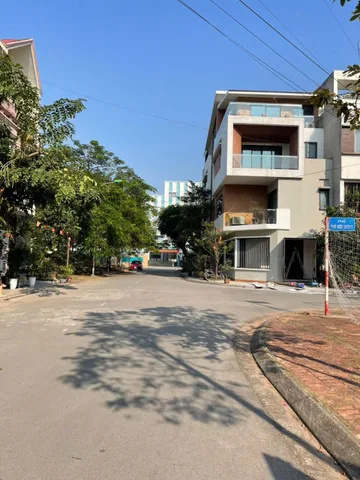 Bán đất phố tông đản yna kinh bắc gần đường lê hồng phong. Diện tích 81m mặt tiền 4.5m hướng tây bắc. Phường kinh bắc tỉnh bắc ninh