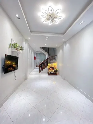 11 tỷ – Nhà mới Lê Thanh Nghị 45m² x 5 tầng thang máy, 15m ra mặt phố – trước nhà rộng rãi - cạnh khu ĐH Bách Kinh Xây