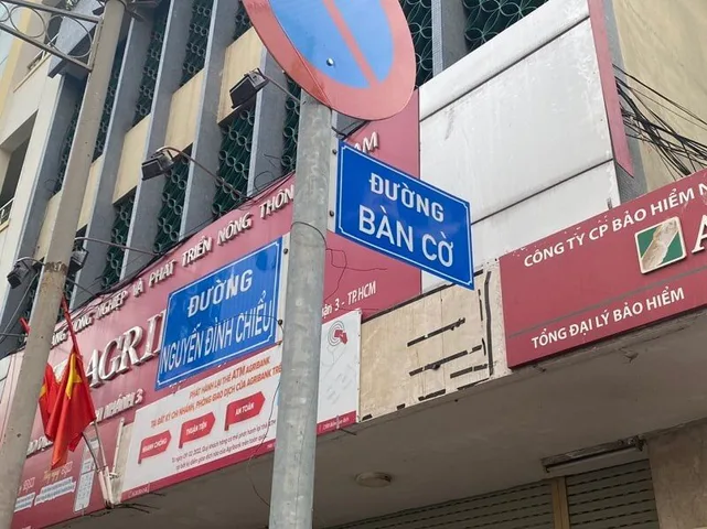 MẶT TIỀN BÀN CỜ QUẬN 3 - 1 TRỆT 1 LỬNG TẦM 40m2 - 20 TR/ THÁNG