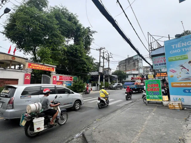 Cần Bán Gấp Nhà Mặt tiền 308 Nguyễn Văn Nghi