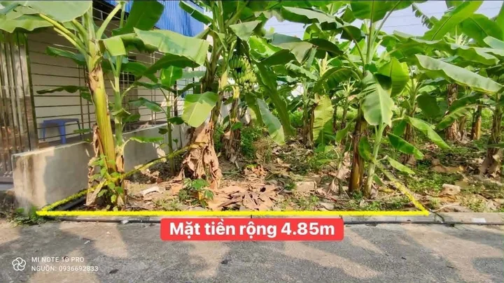 Em gái gửi bán lô đất đẹp ko chút lỗi lầm nhỏ tại Quảng thanh/ phường Lê ích mộc 
Dt. 60m .. mặt tiền rộng 4.85m. /ngõ ôtô 7 chỗ 
Cách trục đường chính tỉnh 352 có 200m.
Giá chỉ 5xx
LH 0898266583