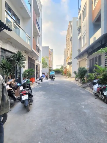 BÁN NHÀ ĐẸP SÁT KÊNH THAM LƯƠN.G - AEO.N MAILL TPHU - ĐƯỜNG XE TẢI - NGANG HƠN 4M
