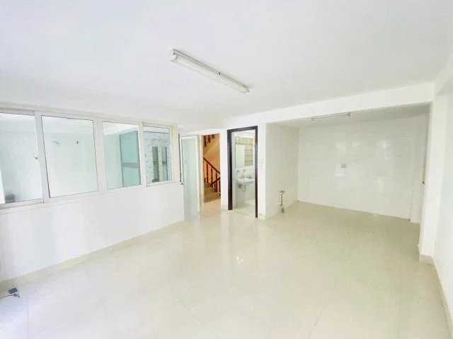 Gia Đình Cần Bán Nhà Hẻm 51/9 Cao Thắng – Giá 27 tỷ