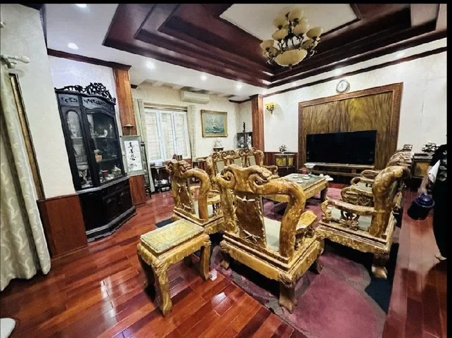 LÔ GÓC - HUỲNH THÚC KHÁNG -  VỊ TRÍ 1 - VỈA HÈ - HÀNG HIẾM- THANG MÁY - KD ĐA DẠNG - NGÕ NHƯ PHỐ - DÂN XÂY CHẮC CHẮN - THÔNG SÀN - GỖ TỰ NHIÊN- 72/80M2-7T- MT7M