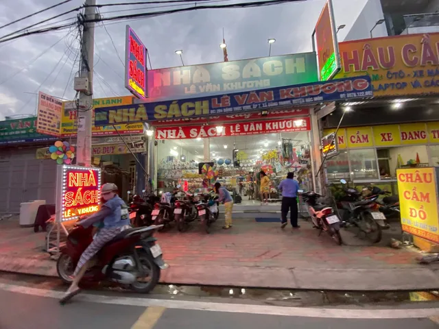 Bán nhà mặt bằng kinh doanh buôn bán MT đường Đặng Thúc Vịnh xã Đông Thạnh Hóc Môn TPHCM, DT: 12x30m.