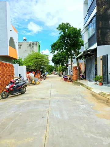 🚗 BÁN NHÀ 4 TẦNG - 50MV(4.4*11.5), HOÀN CÔNG - 4PN, 3WC, TẶNG FULL NỘI THẤT - KHÔNG QH -  NHÀ MỚI, HẺM XE HƠI - NGAY KHU CNC, GẦN ĐH GTVT - P LONG TRƯỜNG, THỦ ĐỨC.(D)