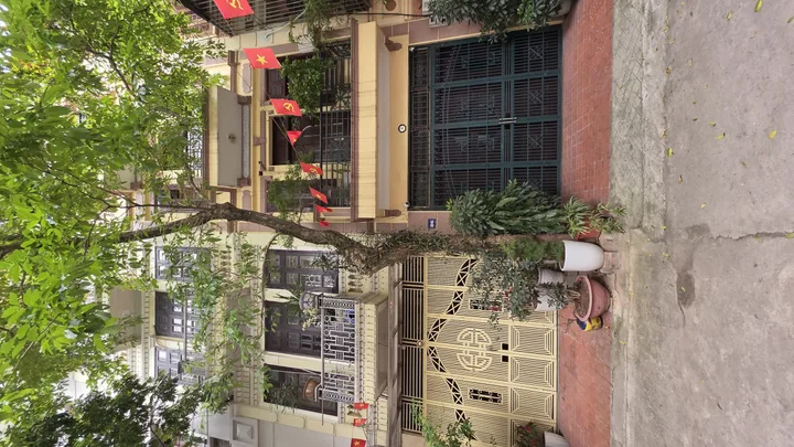 Hơn 20 tỷ mà mua được nhà phân lô Lạc Trung có gara ô tô, vỉa hè, đường 2 ô tô tránh? Có thật không?