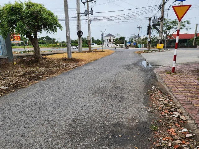 Bán đất 100.5m² full thổ cư giá 1.3 tỷ mặt tiền Hương Lộ 15 gần vòng xoay Võ Văn Kiệt, Phường Tân Ngãi, tỉnh Vĩnh Long