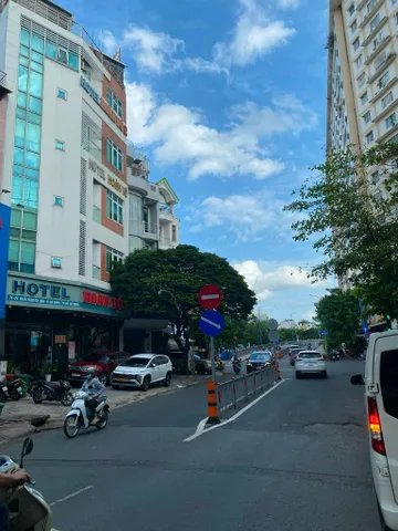 Chính Chủ Bán Nhà Mặt tiền 74 - 76 Trần Nguyên Đán – Giá 60 tỷ