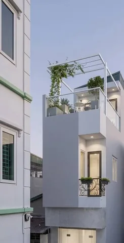 NHÀ 5 NGỦ DI TRẠCH - Ô TÔ ĐỖ CỬA - DÂN XÂY TÂM HUYẾT - 40M - 5,5 TỶ