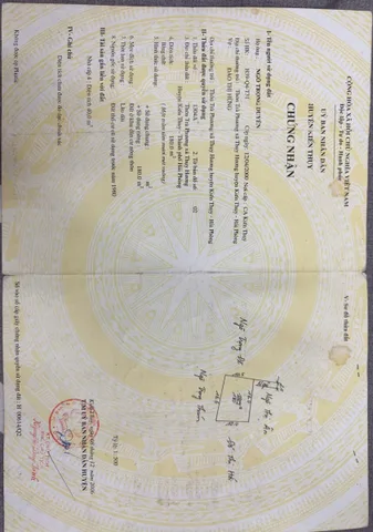 BÁN NHÀ 190V ,CÓ 2 PHÒNG TRỌ THUÊ ĐƯỢC NGAY, CÓ THỂ LÀM THÊM ĐƯỢC 3 CĂN CẤP 4 NỮA, CÁCH KHU CÔNG NGHIỆP ĐIỆN KHÍ TÂN TRÀO , 2,5 KM, CÁCH VINHOM DƯƠNG KINH 5KM
