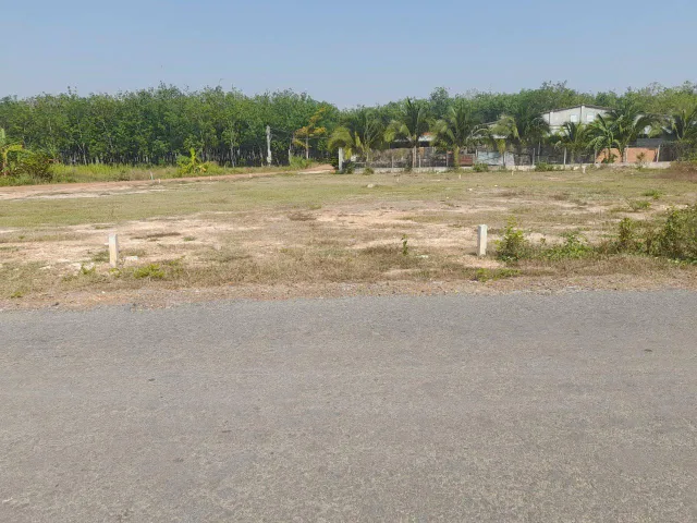 Bán đất 350m² có sẵn 100m² thổ cư ngang 5m giá 485 triệu tại Đường B4 Xã Nha Bích