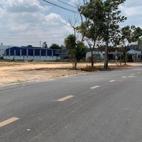 0909 044 186. Bán gấp 350m2 đất nằm ngay chợ Minh lập sát quốc lộ 14 giá 485tr