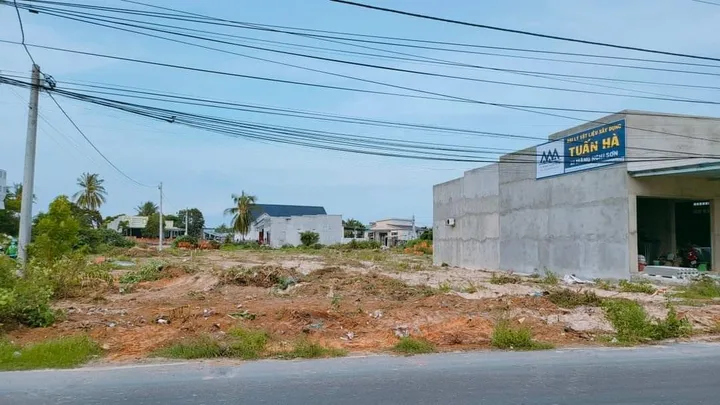 0909 044 186 .Bán đất 300m² có sẵn 100m² thổ cư ngang 5m giá 680 triệu tại Quốc lộ 14 Phường Đồng Xoài